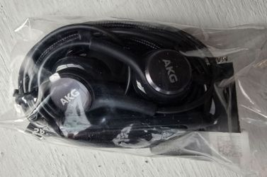 AKG Earbuds / USB Connector