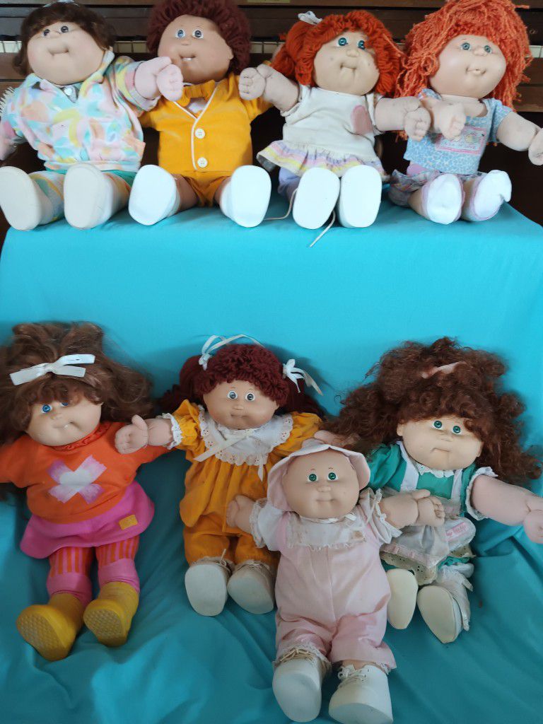 8 CABBAGE PATCH WITH BIRTH CERTIFICATES