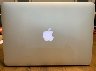 Apple A1502 (2015) Macbook Pro Core i5 2.7ghz 256gb SSD 8g Ram Sierra