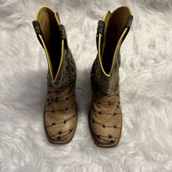 Youth Size 5 Tin Haul Co Cowboy Boots “Keep Out” Brown Leather - Barbed Wire Design
