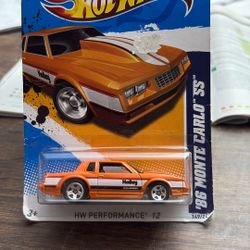 Hot Wheels '86 Monte Carlo SS, HW Performance '12 9/10
