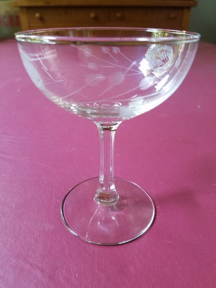 Mid- Century Etched Japanese Crystal Cocktail Glasses / 12 Qty. Champagne Glasses