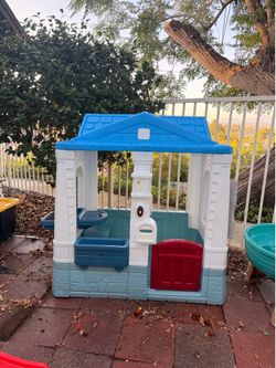 Outdoor PLAY house Step 2 Cottage style