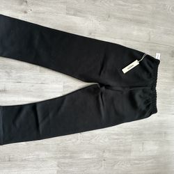 Essentials Uncuffed Black Size M