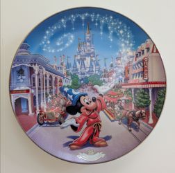 Walt Disney Celebration Plate.
Main Street USA.