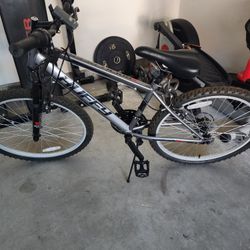Huffy Mountai Bike (Like New)