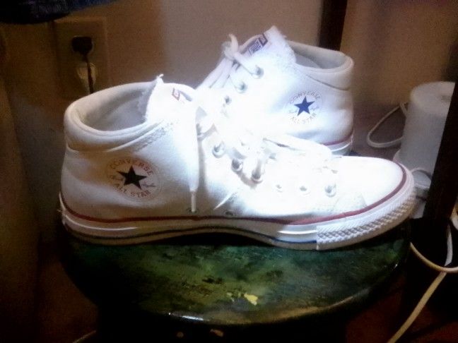 CONVERSE ALL STAR " CHUCK TAYLOR" WOMENS SIZE 9