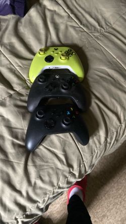 Xbox One Controllers 35$ 