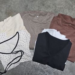 New Women’s Tops & Sweatshirts – 5 Pieces – $40