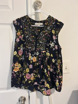 LOFT Floral Blouse – Size Small – Lightweight & Flowy