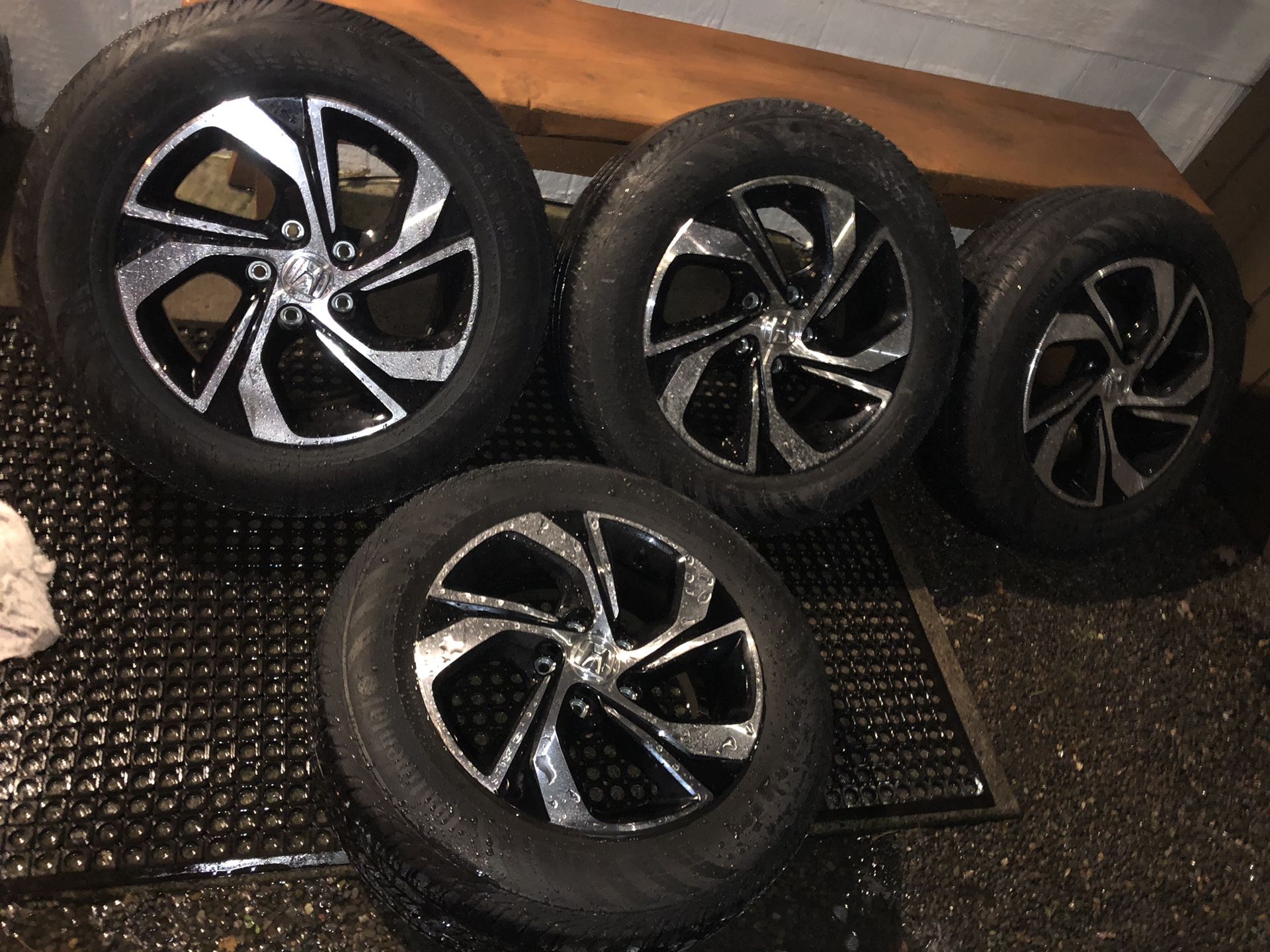 Honda Accord stock rims & tires 15k on tires rims no scratches2017