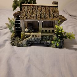 Fish Tank House Ornament