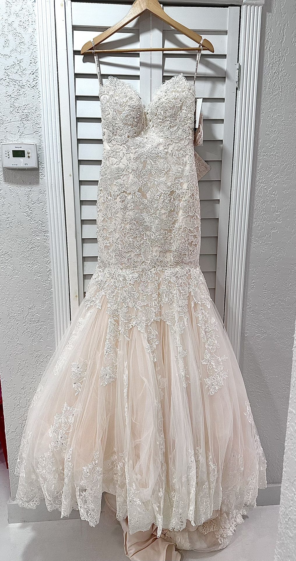 Never Worn Mermaid Wedding Dress