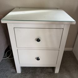 Nightstand 