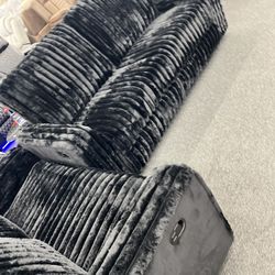 Cozy Black Reclining Couch And Loveseat!