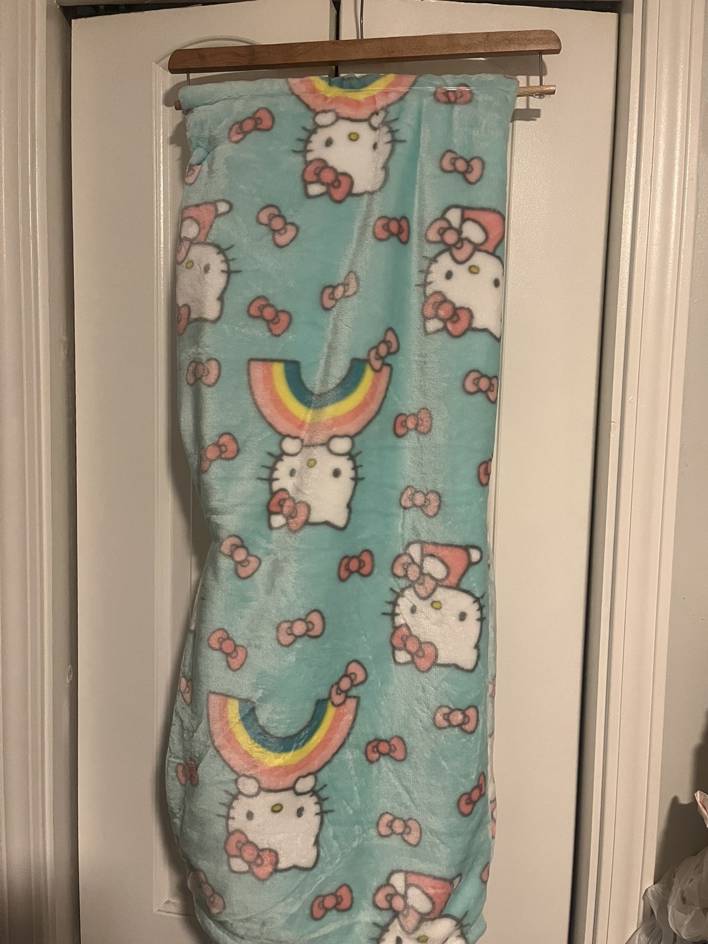 Hello Kitty Throw