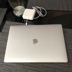 MacBook Pro 15” Inch 2016