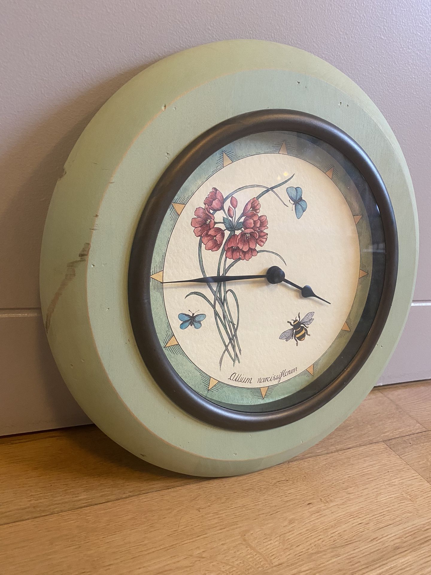 Vintage Flower Wall Clock With Butterfly And Bumblebee, Wooden Mint Frame