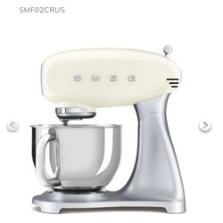 Smeg Retro Style Stand Mixer 600W in Cream Color