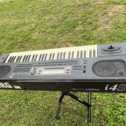 Korg I4s Keyboard 