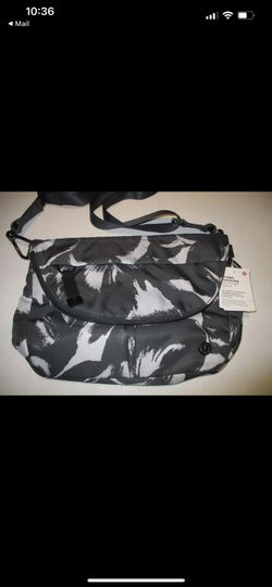 Lululemon All Night Festival Bag
