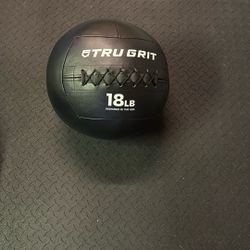Tru grit 18lb Medicine Ball