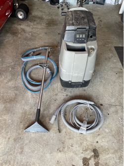 Industrial carpet cleaner