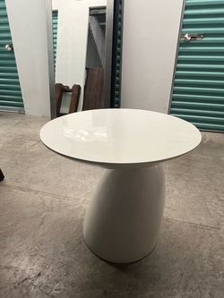 Side Table ~ Modern White Round Pedestal