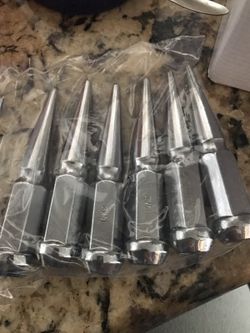 Ford spike lug nut