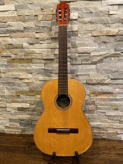 ACOUSTIC GUITAR FOR DECORATION
