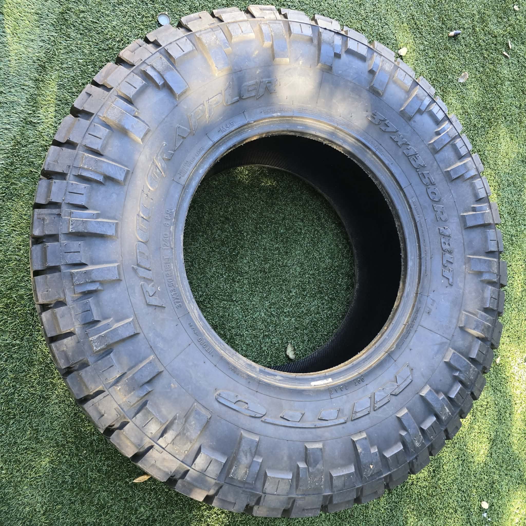 1 TIRE LT38-13-50R18 $250