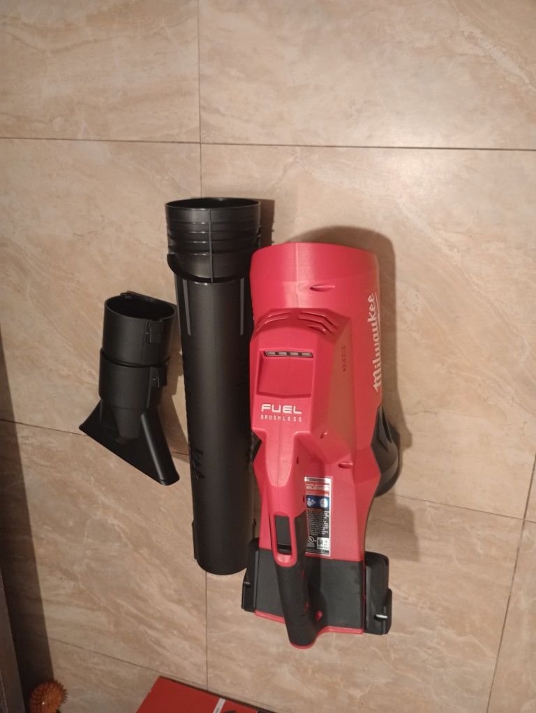 Large 2-Battery Milwaukee Blower New Tool Only