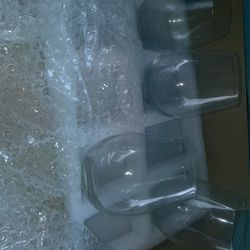Clear Glass Drinking Glasses  $ 5
 (12 pieces)
