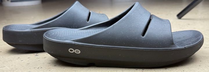 OOFOS Sandals Size M6/W8