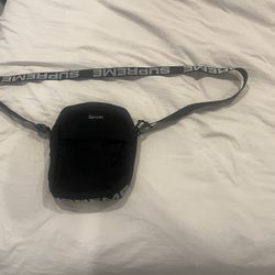 Supreme Shoulder Bag 