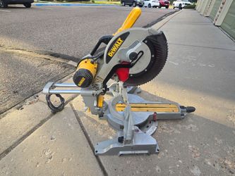 DeWalt DW708 12” Sliding Compound Miter Saw