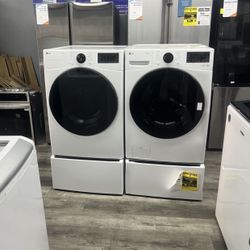 🔥Financing Available 🔥 LG 4.5 Cubic Ft. Washer And Gas Dryer Set With Storage Pedestals 🔥