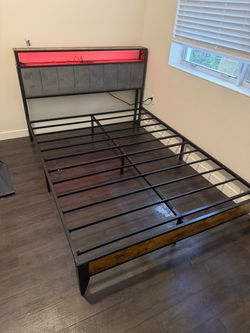Queen Bedframe