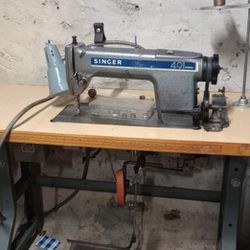 Singer sewing machine 491 D200GA