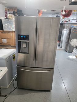 Used Samsung refrigerator stainless " super clean "  it was working fine  3 days ago but now it is not running  , it display code " Op ch " on the doo