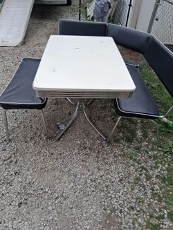 Pantage, cable and bench seat.