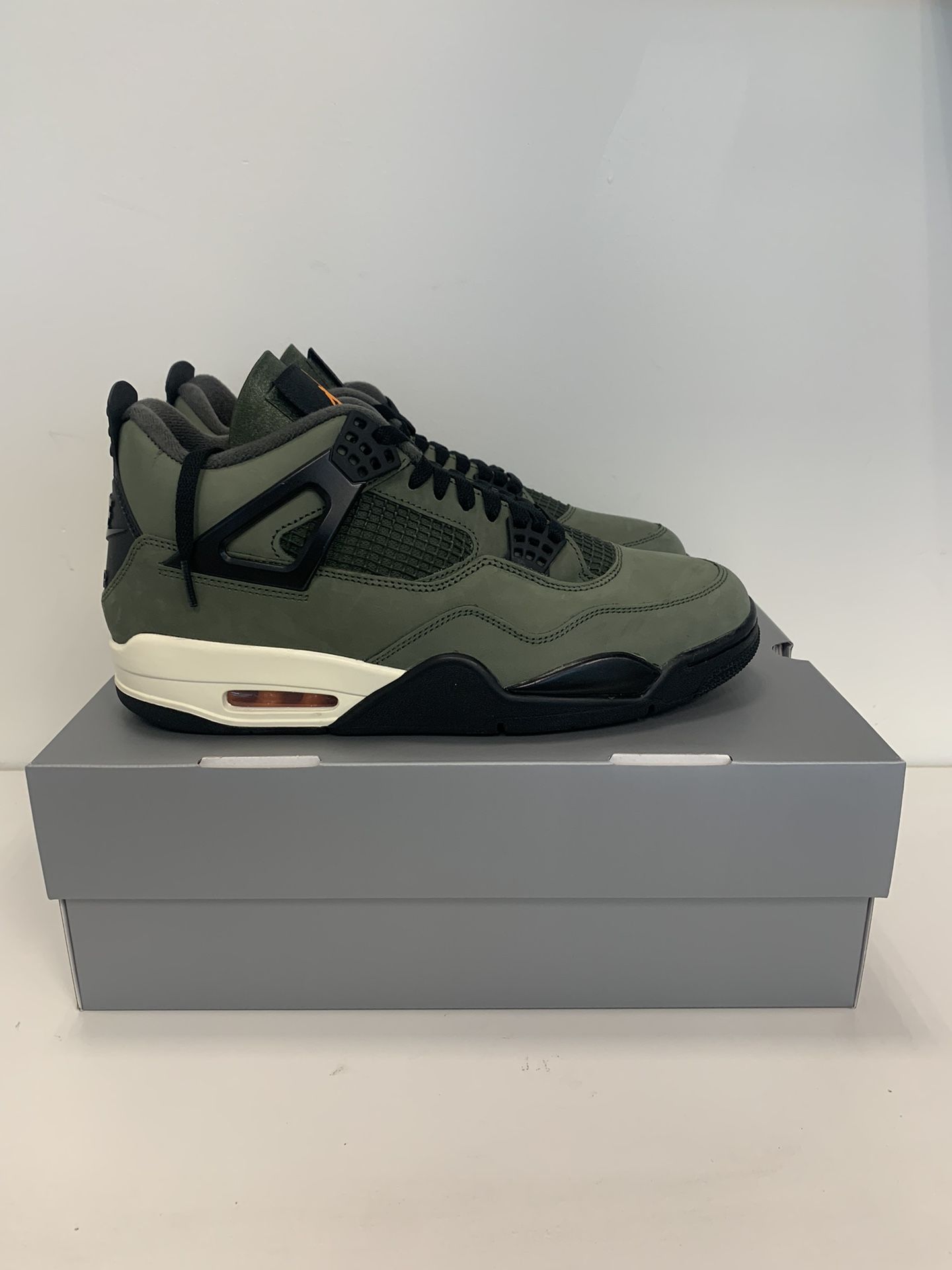 Undefeated - Air Jordan 4 Retro OG SP - Size 11M - Brand New 