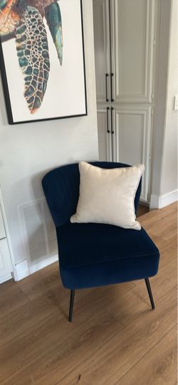 Navy Blue Velvet Accent Chair