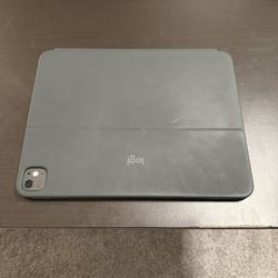 Logitech Combo Touch iPad Pro 13-Inch Case with Keyboard 