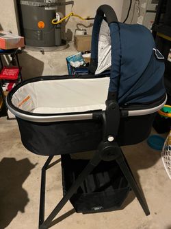 Mockingbird bassinet stroller attachment w/ stand