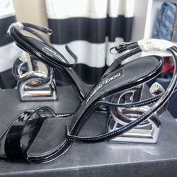 Dolce And Gabbana Logo Heels 