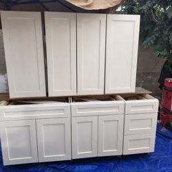Brand New White Shaker Cabinets White shaker cabinets 
Size base b27 b33 db 18
Wall 3042 wall 1842 son 2 piesas
Plywood box and Birch wood doors