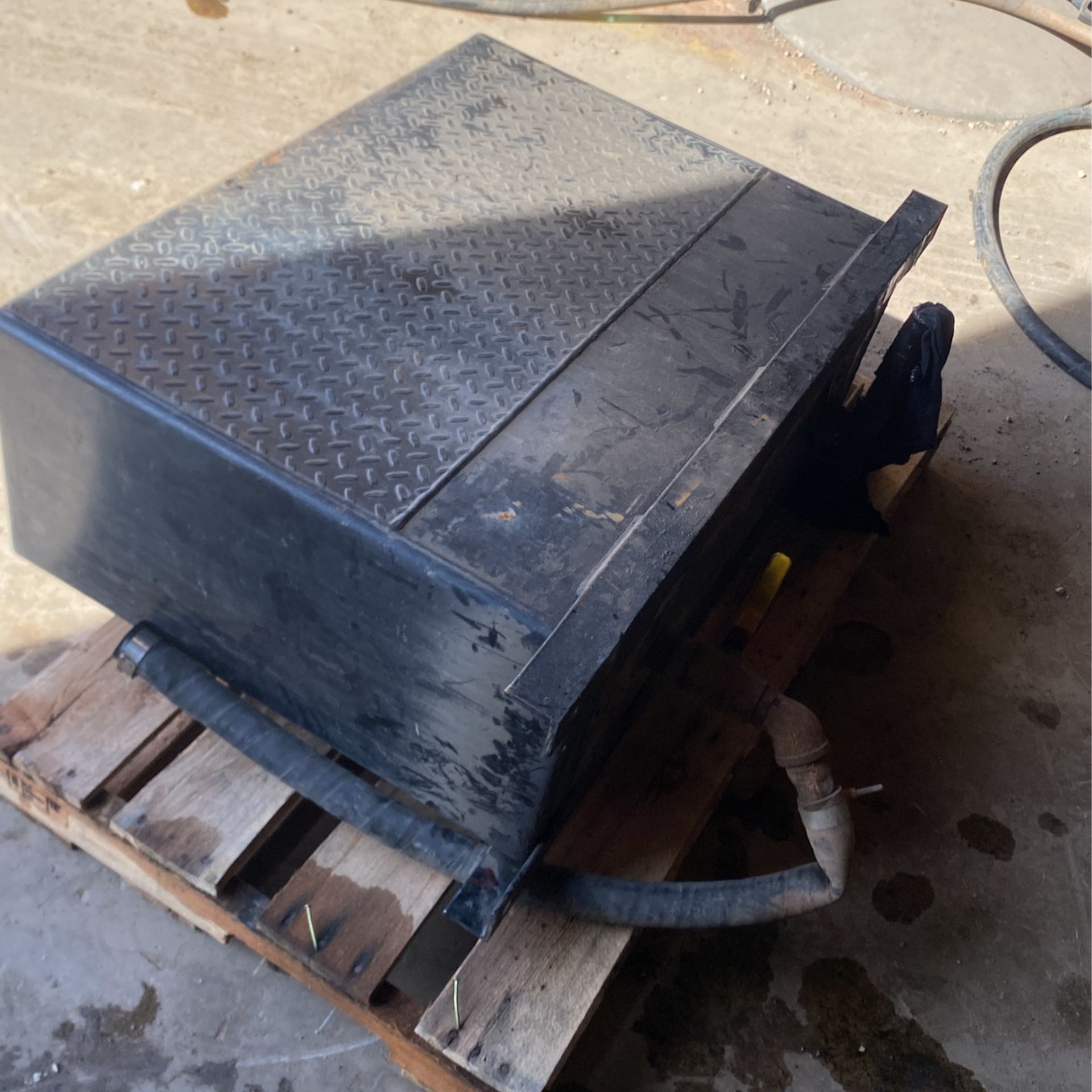 PTO HYDRAULIC TANK