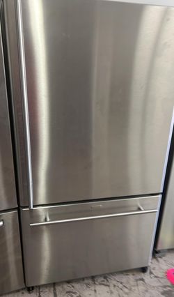 Stylish Stainless Bottom Freezer Refrigerator