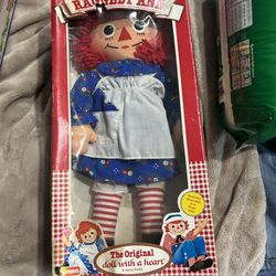 Made To Play With Raggedy Ann Vintage 1983 Hasbro 13-in dolls New in box Vintage